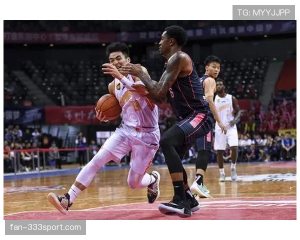 防守规则解析：什么是合法防守位置与非法防守动作？